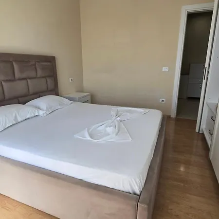 Luke Center Appartement *